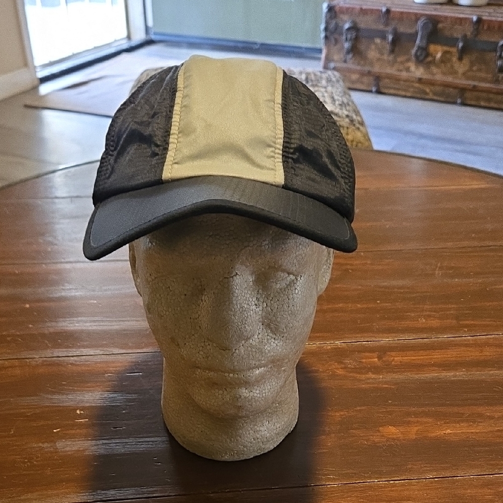 Stylish Black and Tan Women's Hat